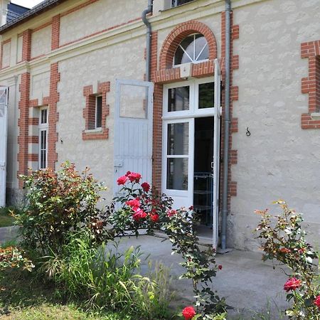 Château Campsite: Rustic Outdoor Experience Brain-sur-Allonnes Exterior photo